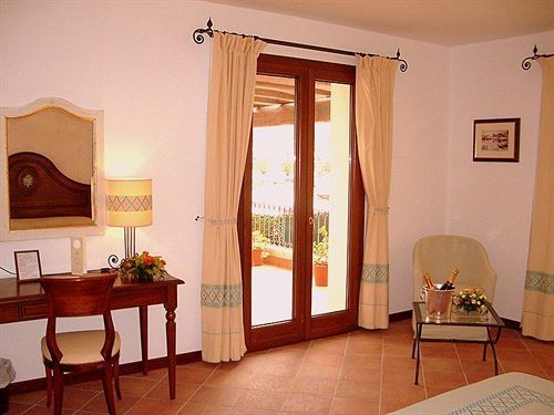 La Vecchia Fonte Boutique Hotel Palau